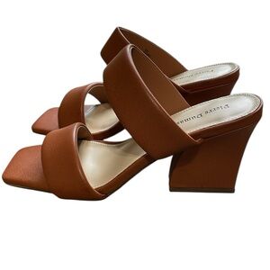 Pierre Dumas  Womens NWOT Brown Chunky Square Toe Block Heel Sandals Size 8